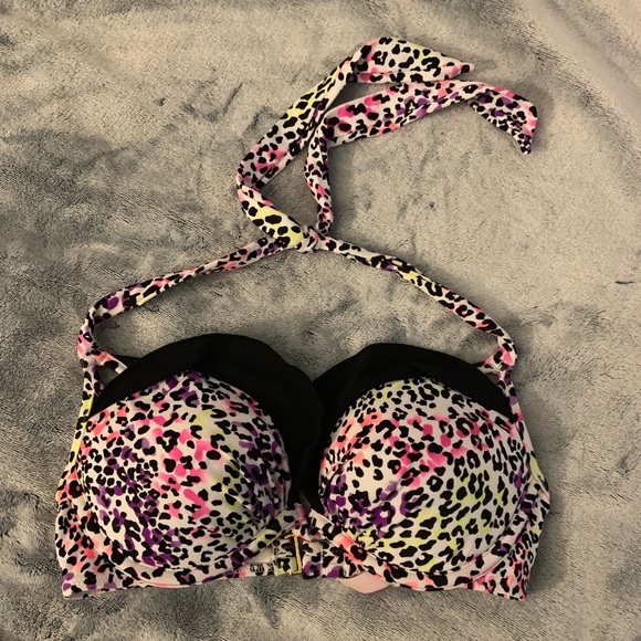 Victoria's Secret Other - Leopard print Victoria’s Secret bikini top 32C